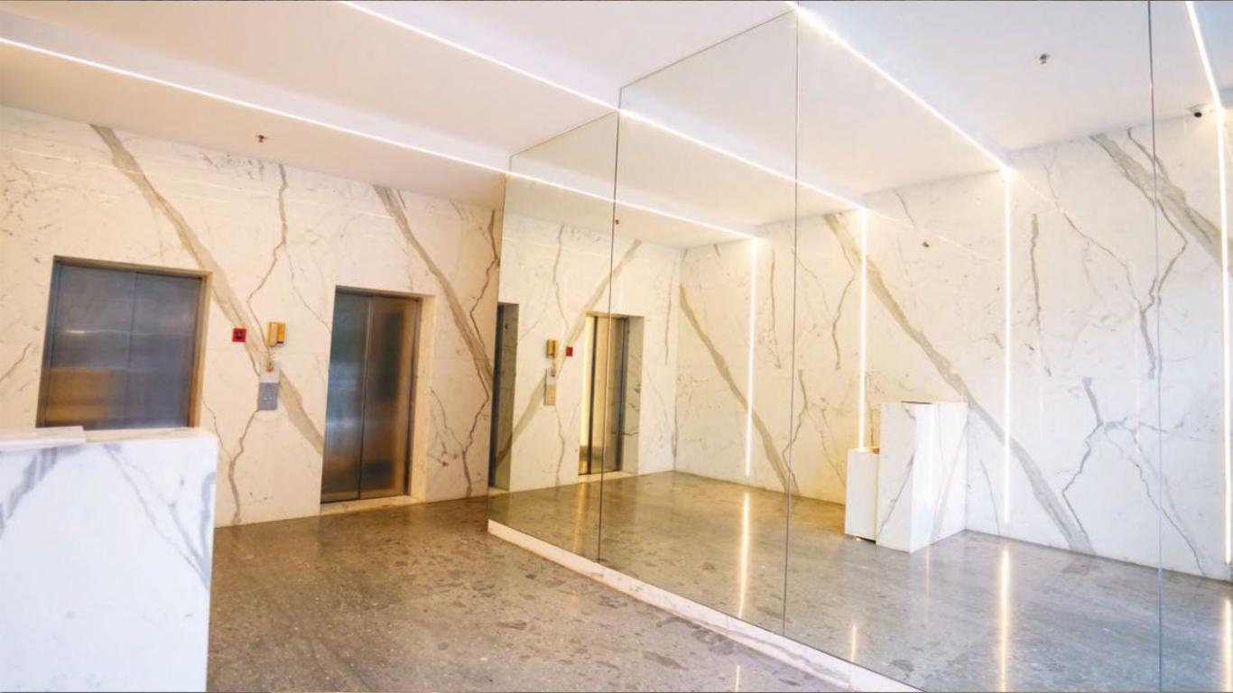 Avisa Bandra West
